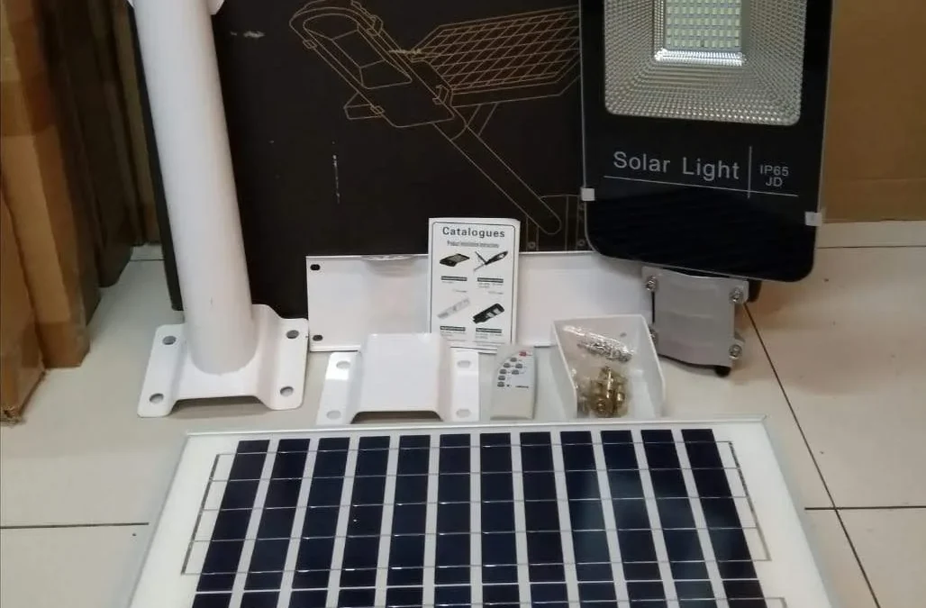 Lampu Jalan Two in One Tenaga Surya Murah Berkualitas